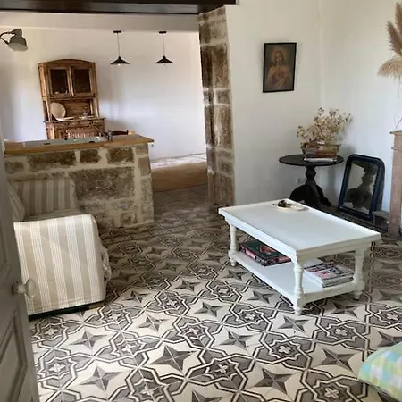 Maison De Village Hotel